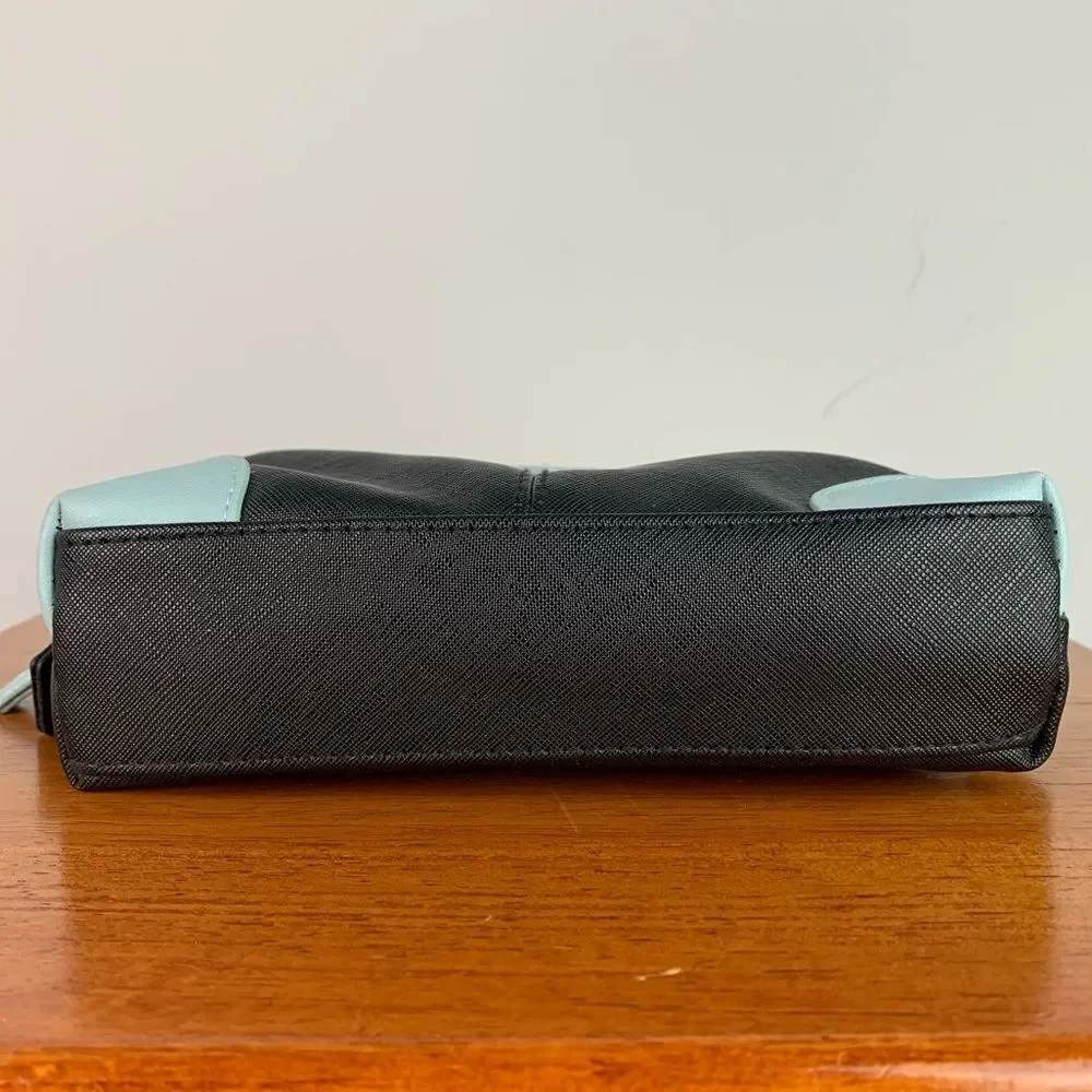 Bric’s exclusively for Qatar airways cosmetic small pouch bag